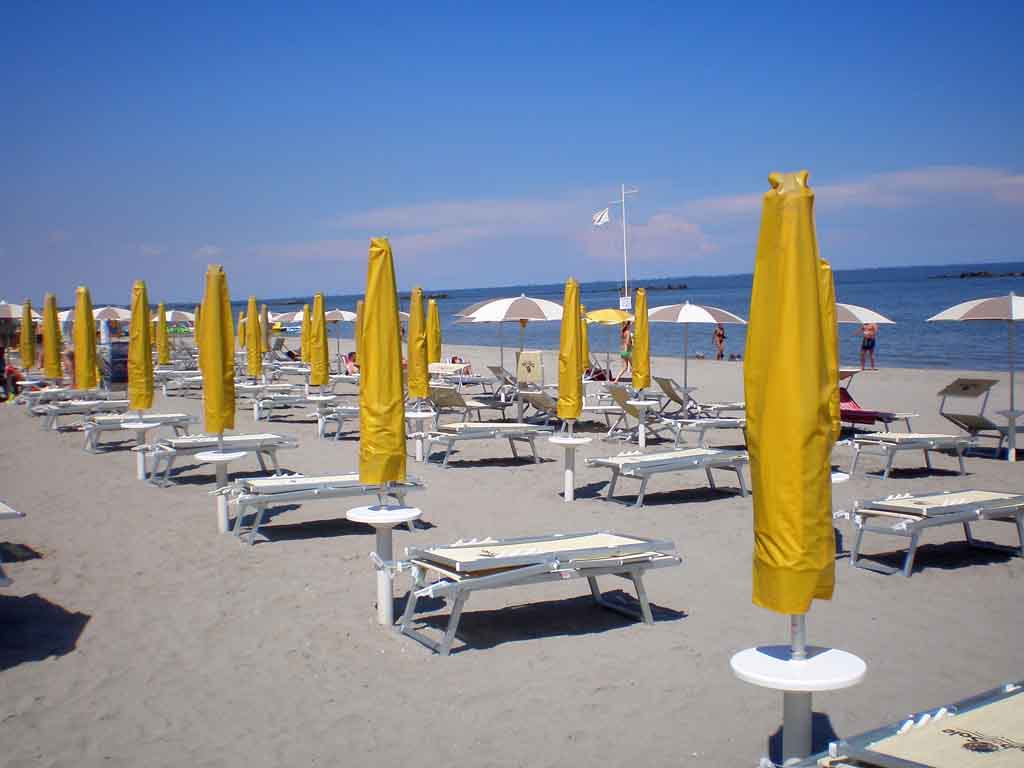 Privater Sandstrand inkl. Strandservice von Vigna sul mar in Lido di pomposa, Italien, Adria